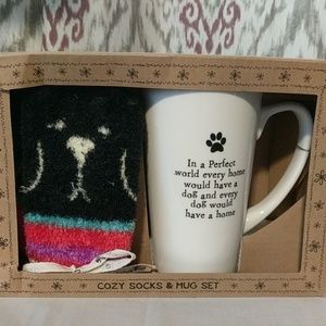 Gift Set - 1 pair of cozy socks & 1 -16 oz mug